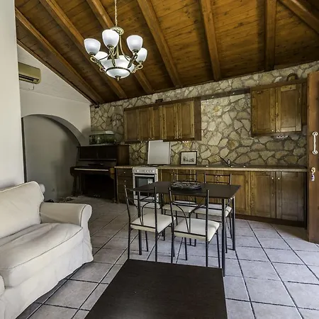 Villa αggi's